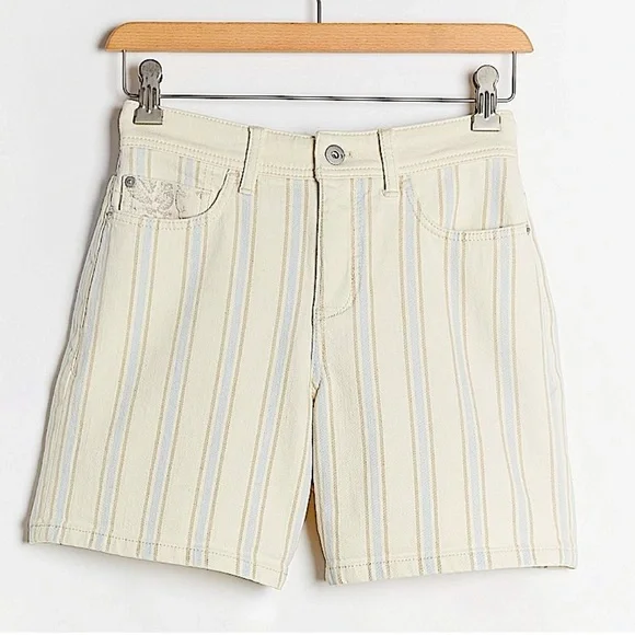Anthropologie Pilcro Cream Striped Slim Boyfriend Jean Shorts - Picture 8 of 8